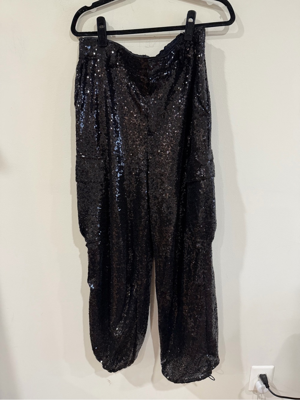 By Anthropologie Black Sequin Cargo Pants Size 10 - Picture 3 of 7
